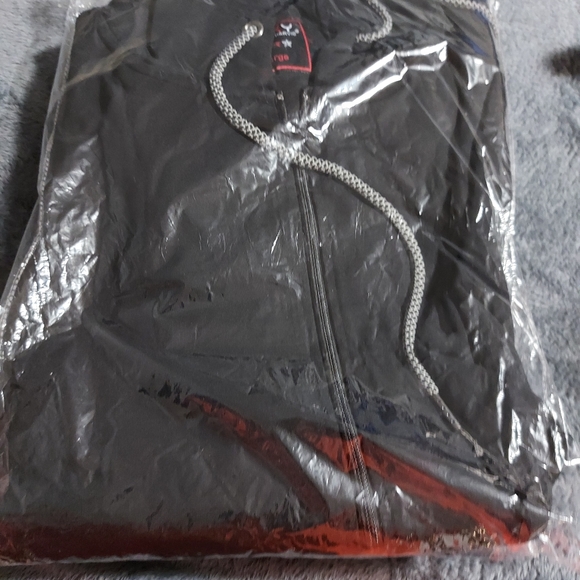 Jogging suits - Picture 3 of 6